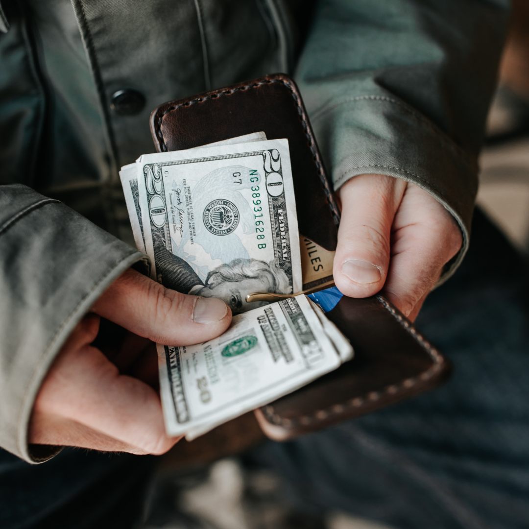 Wallet online with money